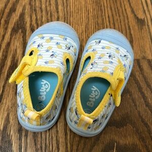 Bluey toddler sandals size 5/6